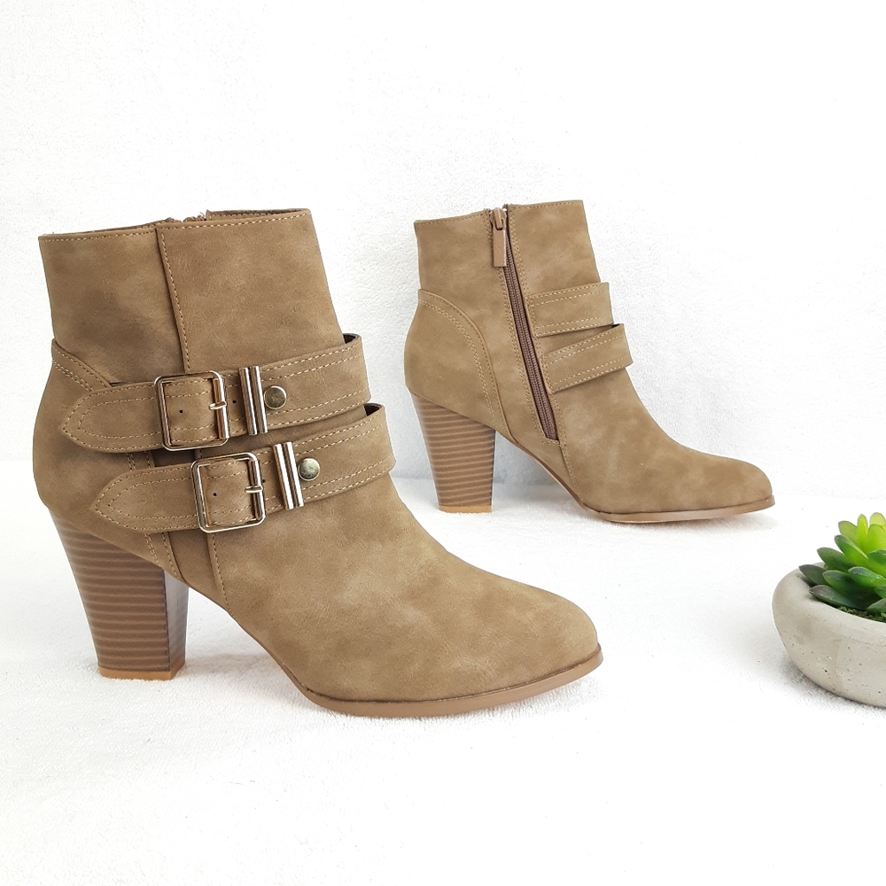 NWOT.  DB DK FASHION MALENA BOOTIES
